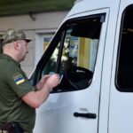 Как забронированному работнику пересечь границу Украины: разъяснение юриста